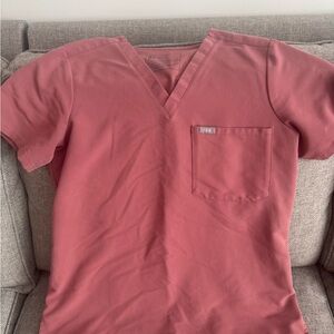 Figs Coral V-Neck Scrub Top